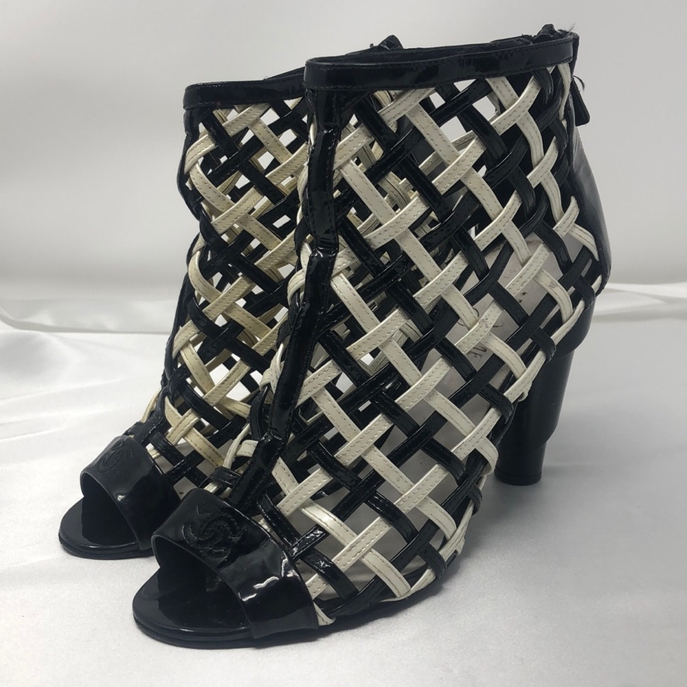 SOLD 💕 Authentic Chanel Black & White Booties - Picture 2 of 7